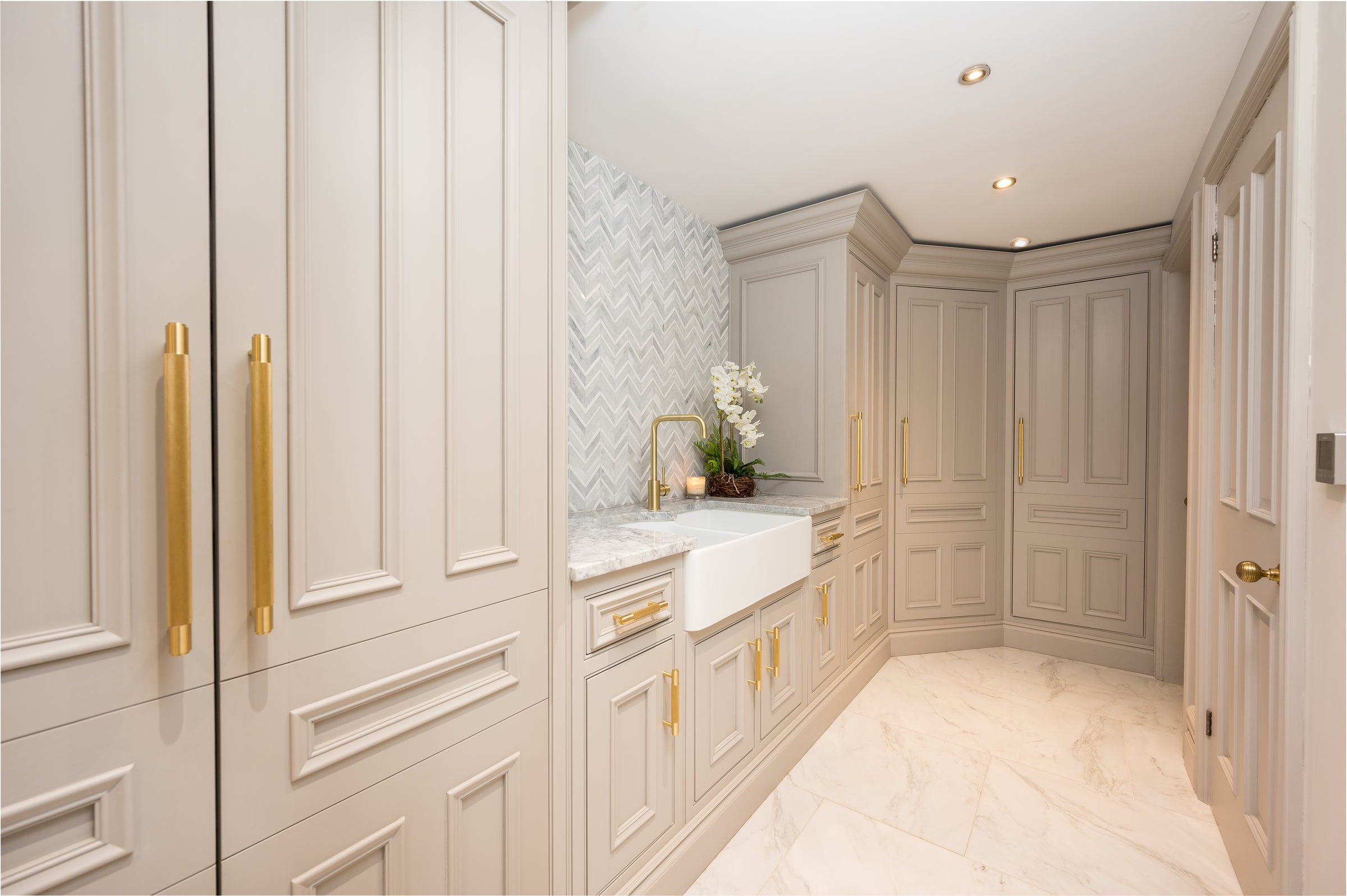 BESPOKE UTILITY ROOM