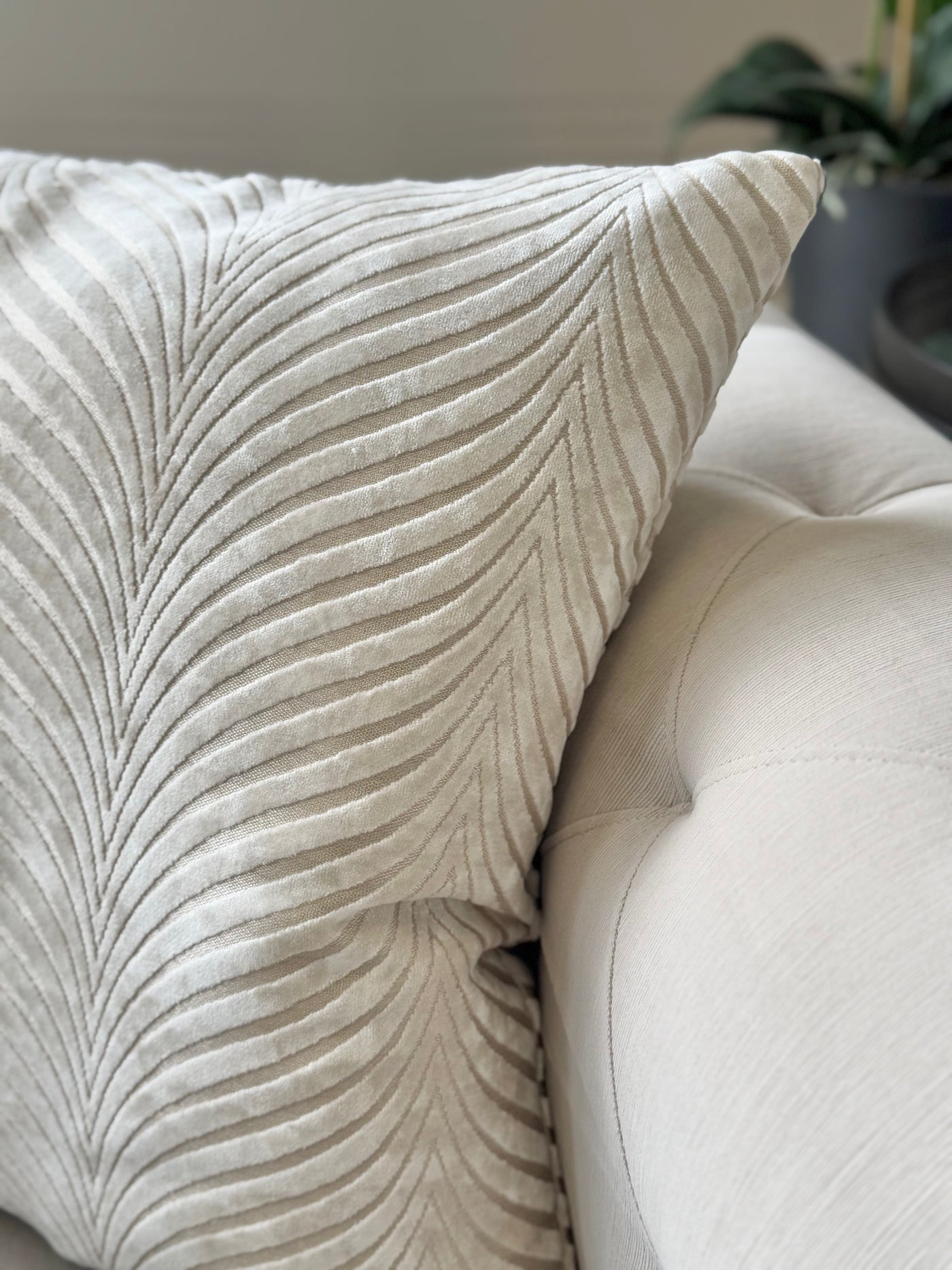 Norfolk Luxury Large Ivory Cushion